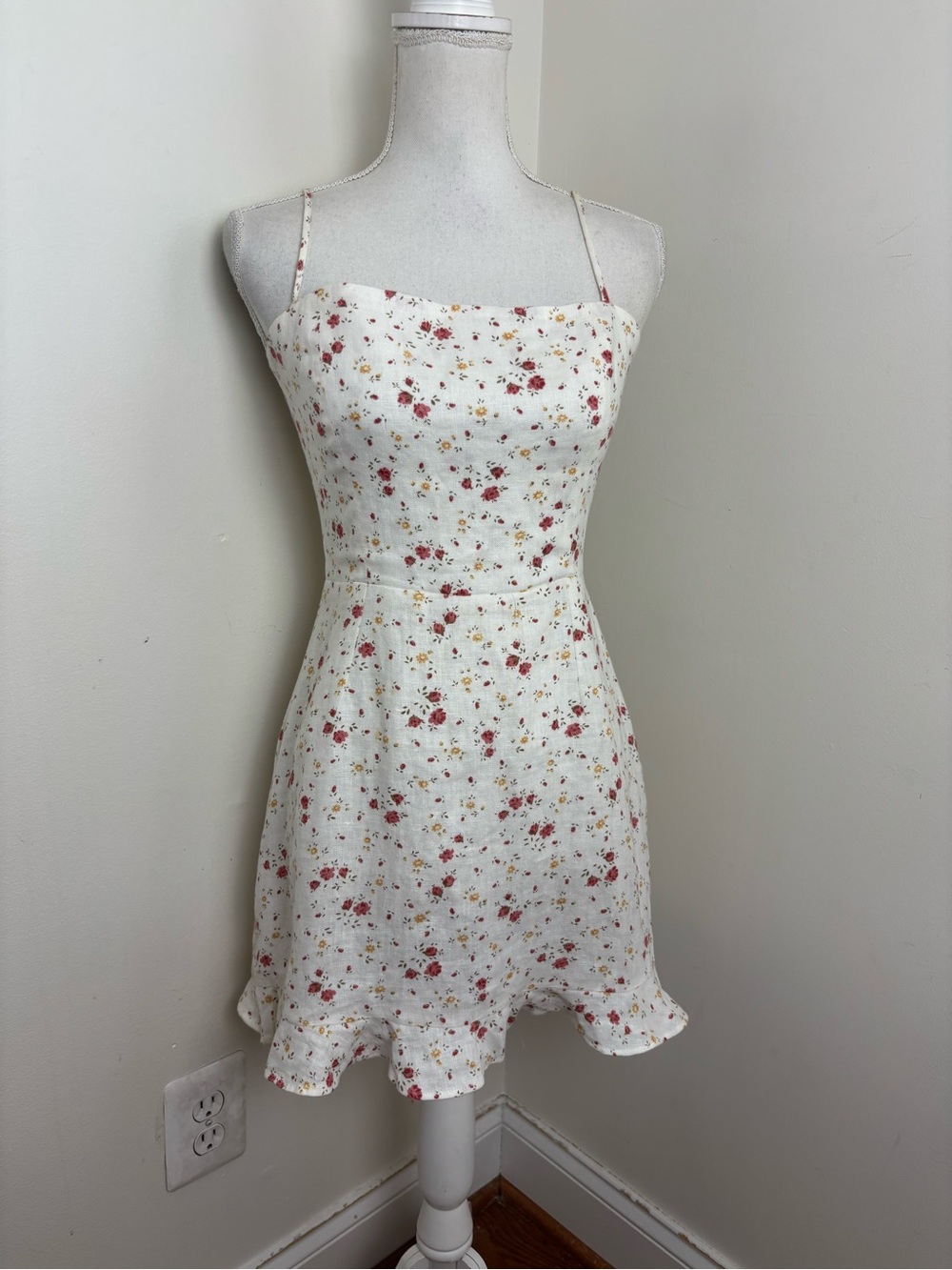 Reformation Kiernan Linen Ruffle Hem Mini Dress Floral Print Size 6 NWOT - Picture 2 of 12